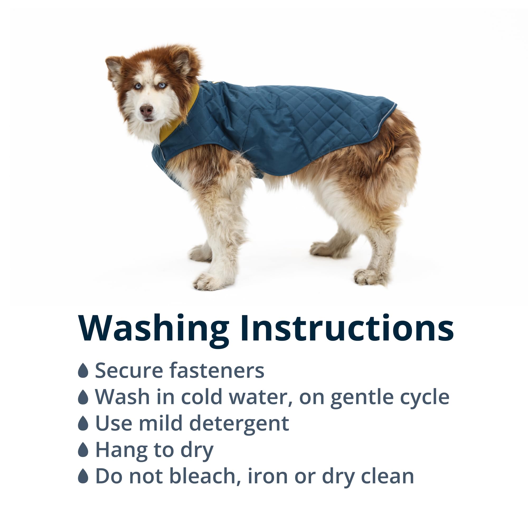 Ruffwear Stumptown Jacket quick-entry buckles reduce fuss in chilly weather.