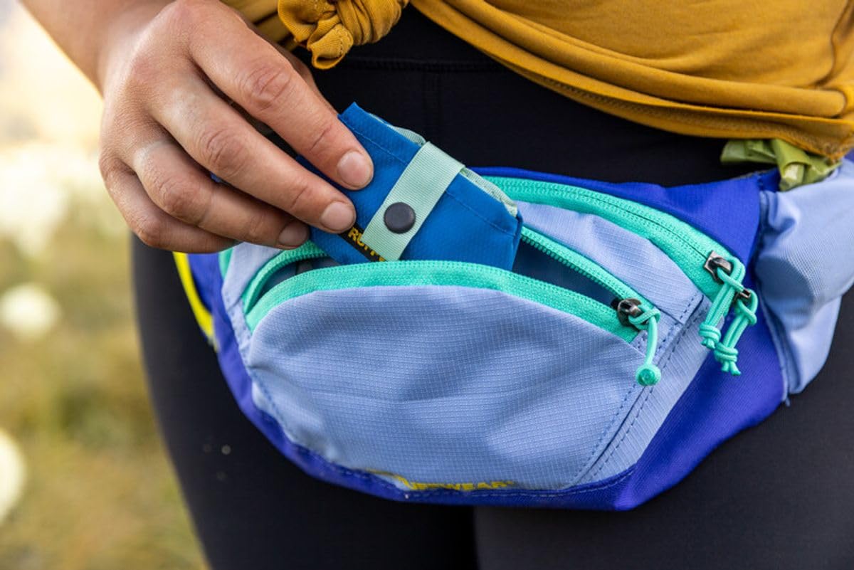 Ruffwear Trail Runner bowl with sealed edges to prevent leaks.