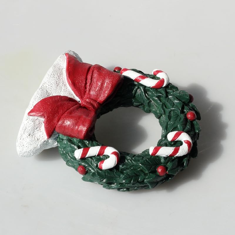 RVQIGYP Christmas wreath tank decoration size comparison shows compact fit.