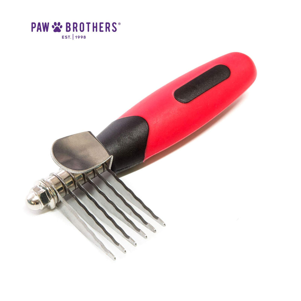RYAN'S PET SUPPLIES Paw Brothers dematting tool handle with thumb rest provides comfortable grooming control.