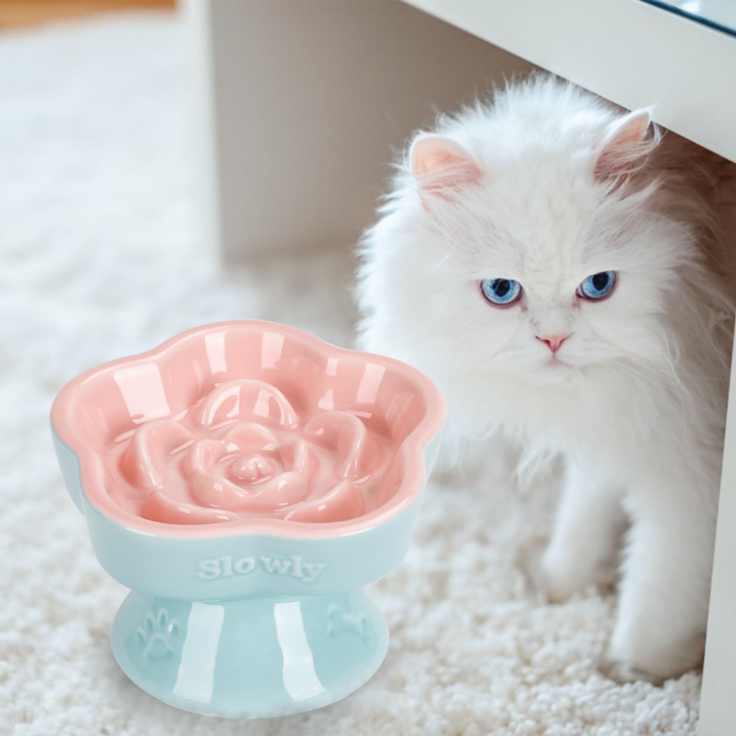 S&Q'S CERAMICS 2-pound weight helps keep the bowl steady during feeding sessions.