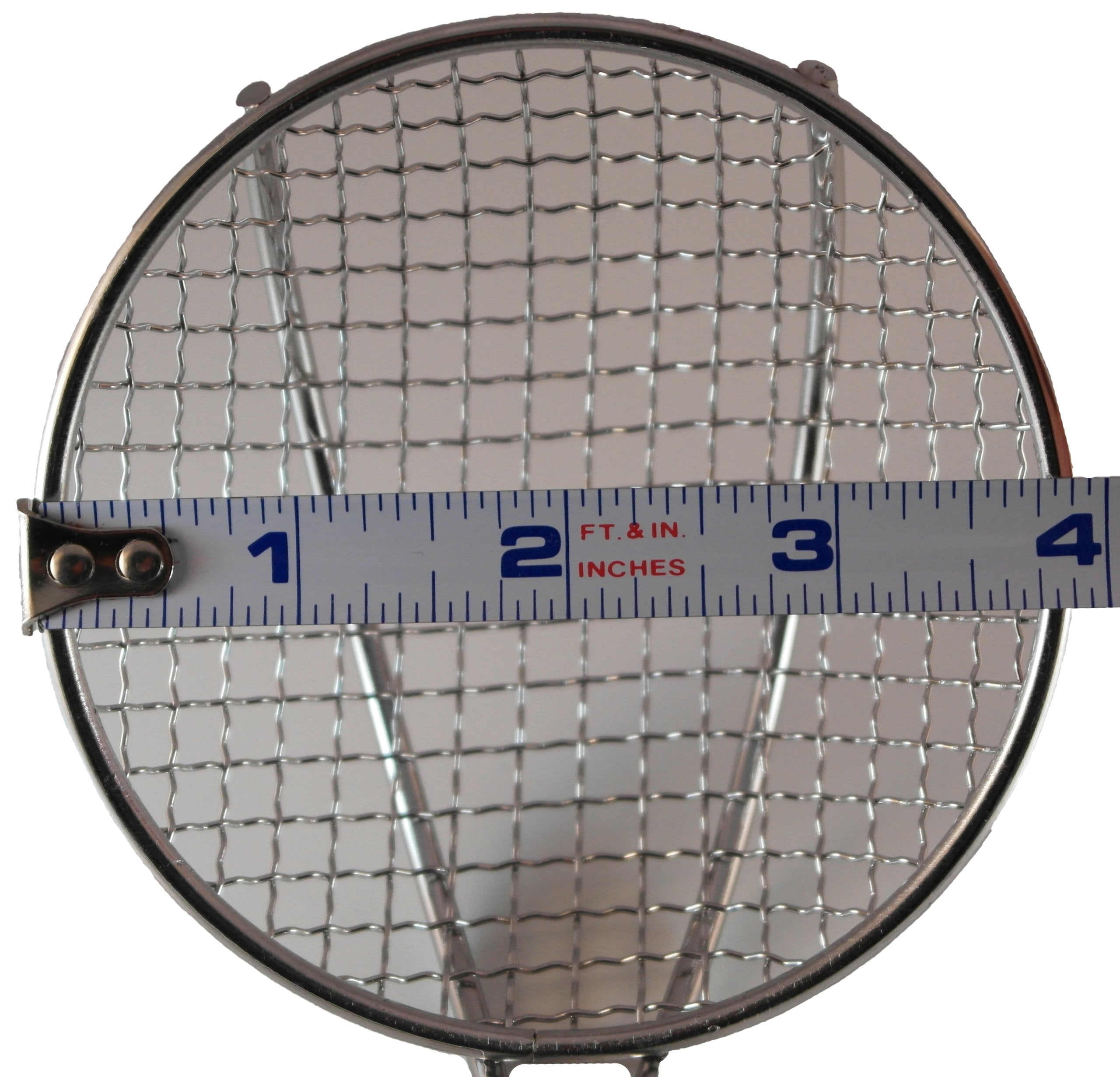 Sand Dipper rust-resistant steel basket ensures sturdy sifting of litter clumps.