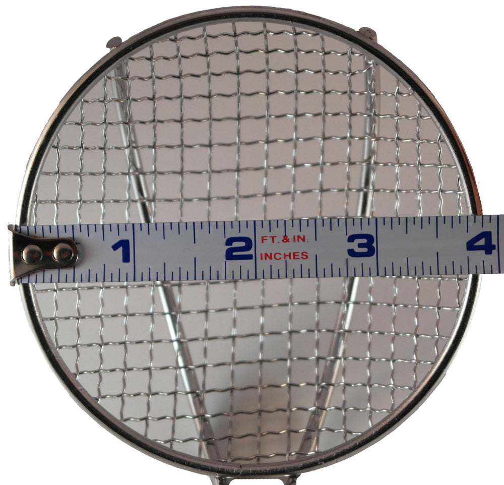 Sand Dipper rust-resistant steel basket ensures sturdy sifting of litter clumps.