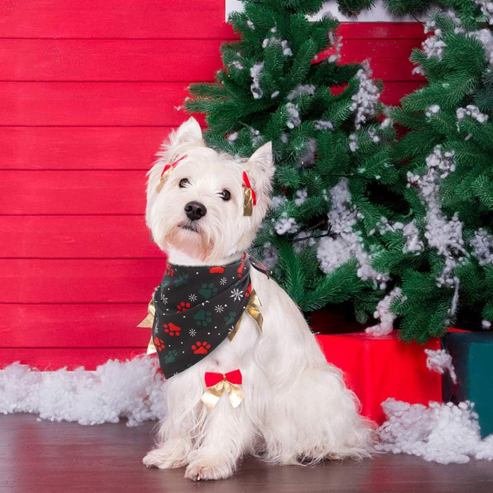 SCENEREAL Christmas dog bandana soft breathable fabric ensures comfort.