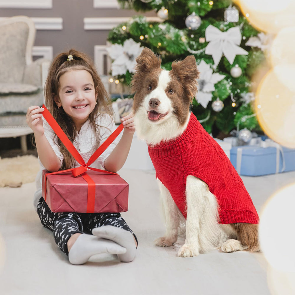 SCENEREAL knit cuff detail shows ribbed cuffs for comfortable movement.