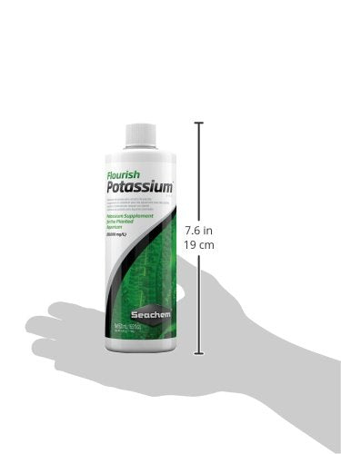 Seachem Flourish Potassium demonstrates lush plants with clear water.