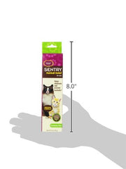 Sentry Hairball Relief bottle close-up shows malt flavor for cats.