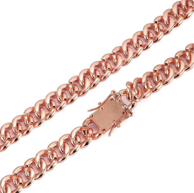 Serijoars rose gold collar shines under light, turning strolls into stylish moments.