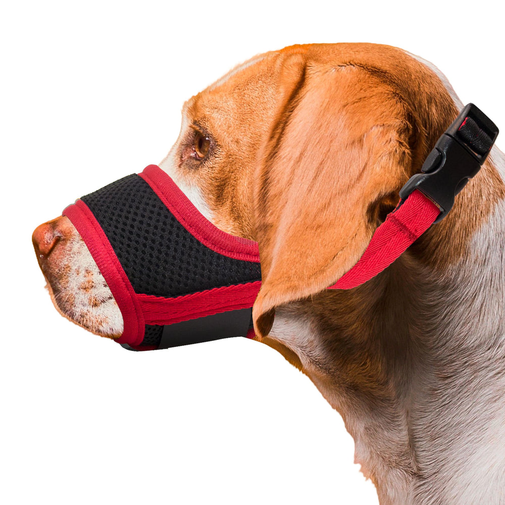 Seyezo soft breathable dog muzzle red close-up showing comfortable mesh for everyday wear