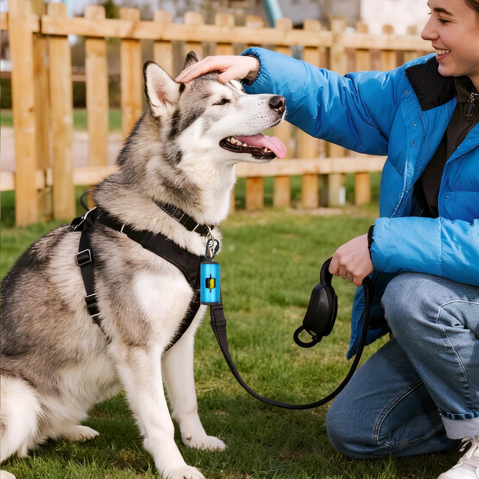 SHAOUMAN outdoor-use setup—ready-to-go waste management on walks