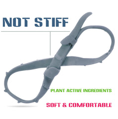 ShengKou collar adjustable fit on a kitten neck.