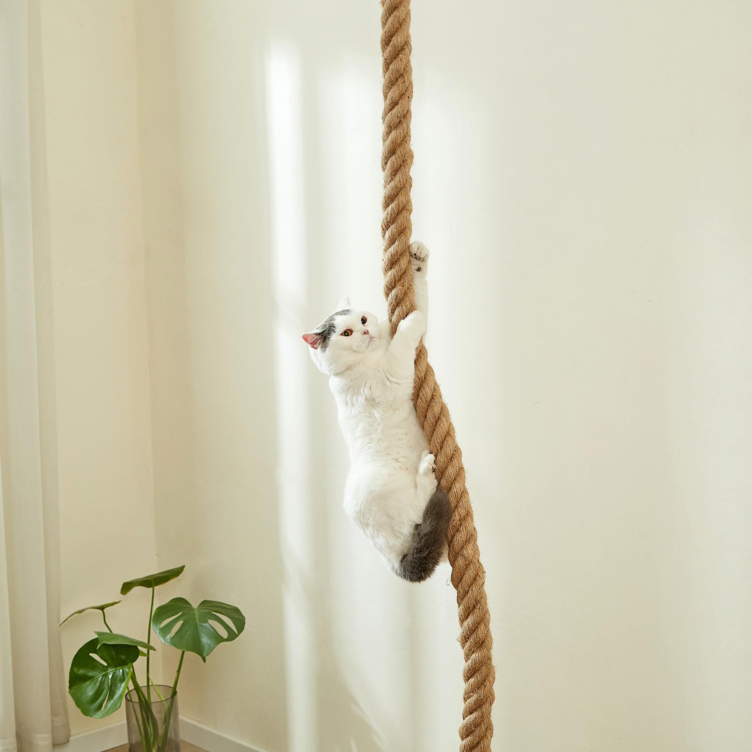 SHENGOCASE natural jute rope material highlights durable fiber ideal for long-lasting play.