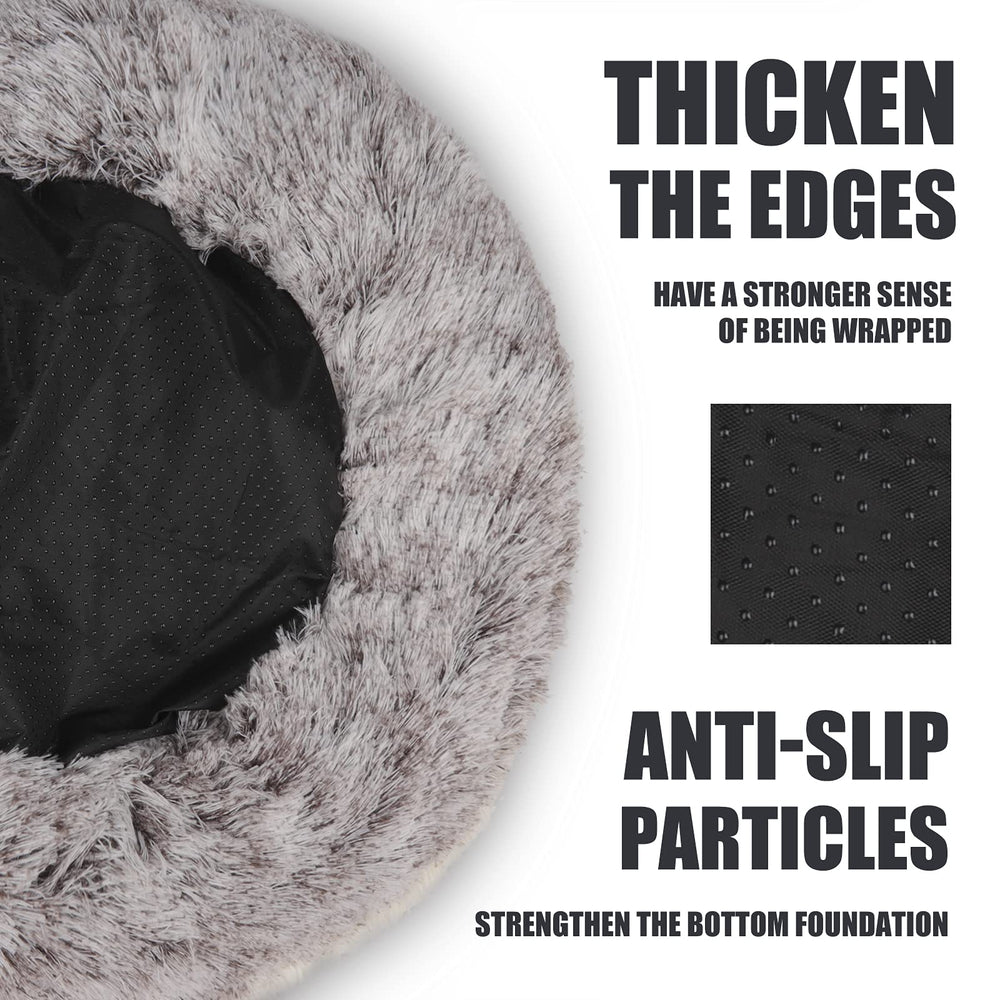 ShinHye cat bed interior with faux fur emphasizes soft warmth and self-warming feel.