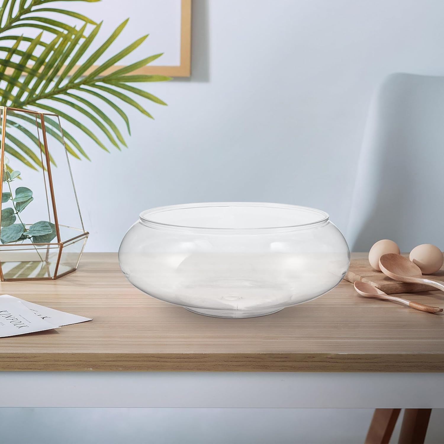 Shyliey wedding centerpiece bubble bowl attracting focal attention.