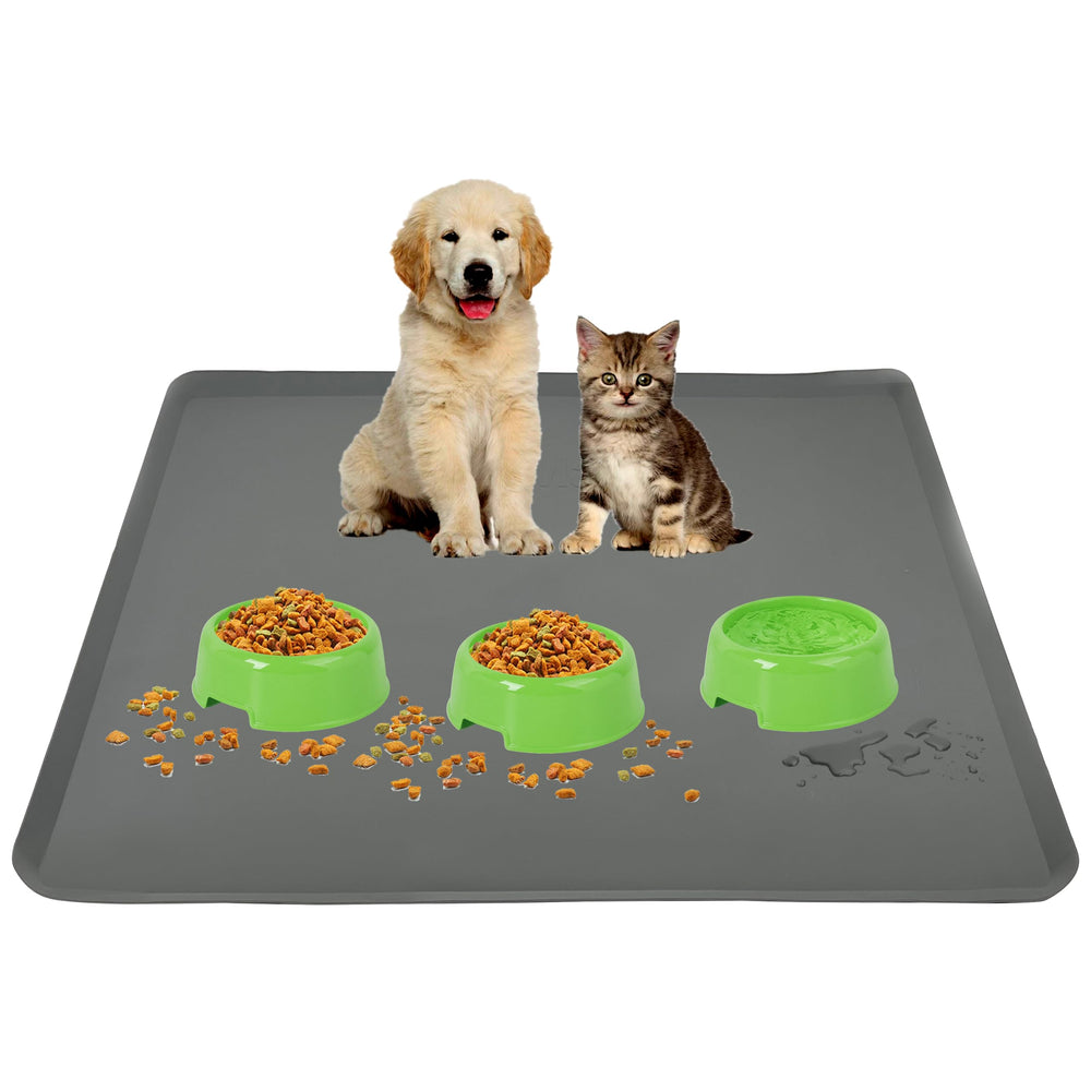 Skywin TidyFriend mat 28x30 setup with bowls offering spacious feeding area and spill containment.