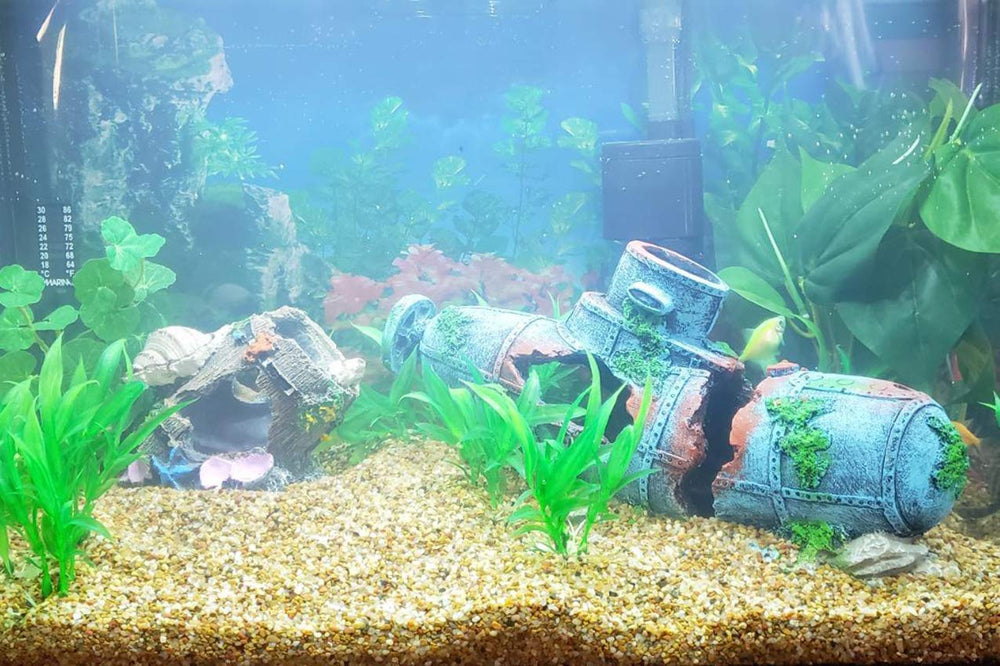 SLOCME resin barrel decor adds color and natural scenery for mid-size tanks.