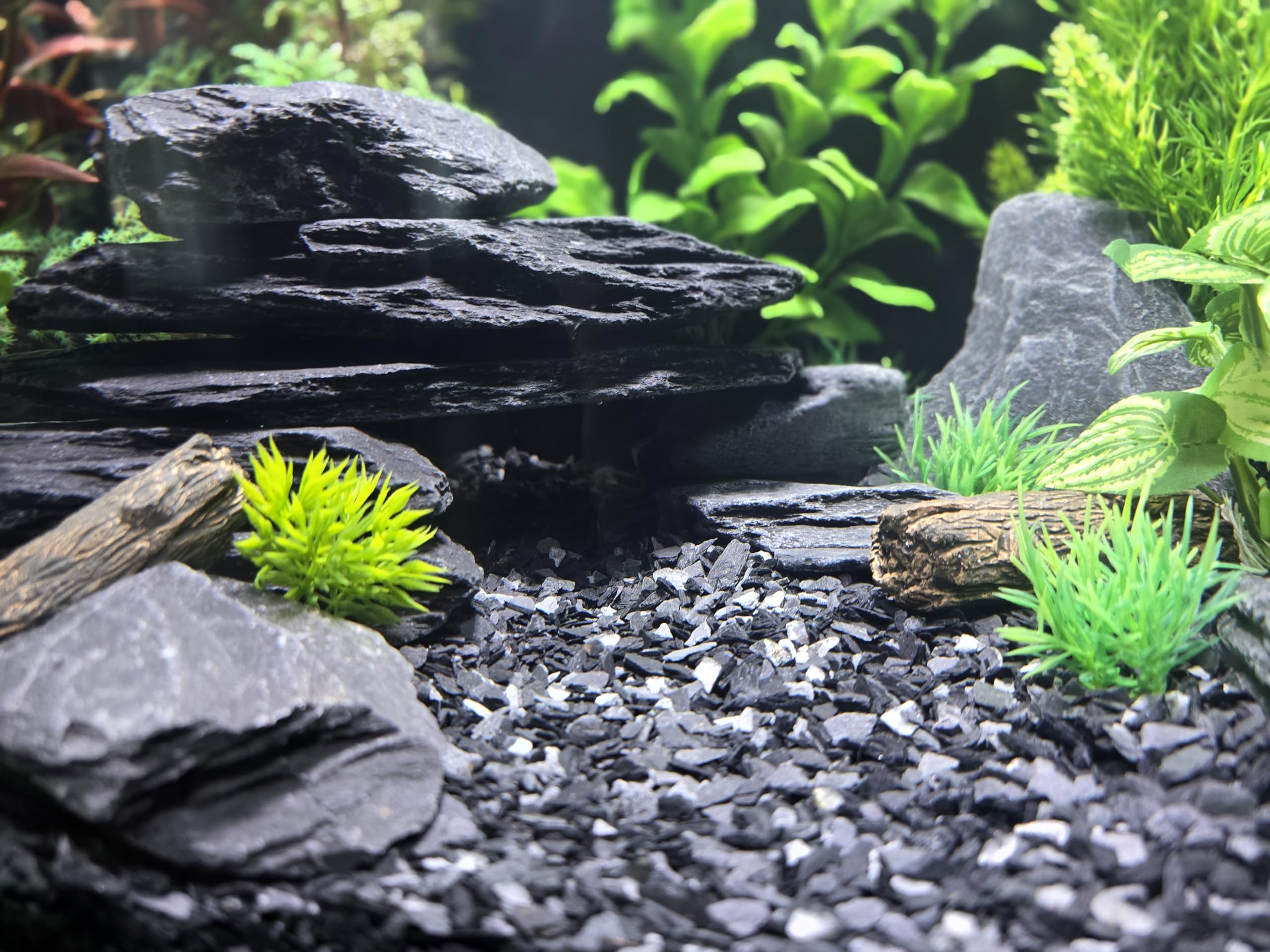 Small World Slate & Stone coarse sand pairs with larger stones for natural scenes