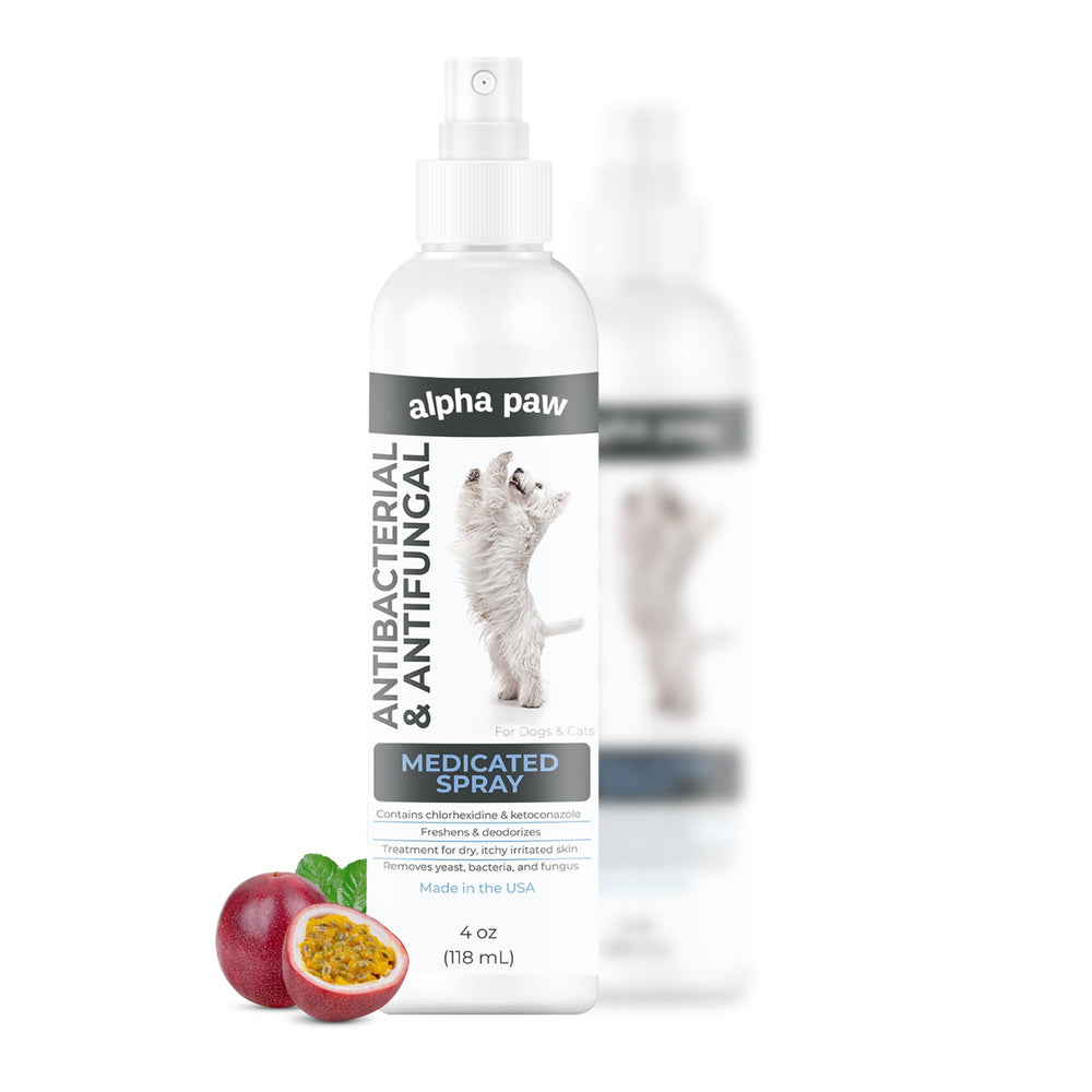 Smiling Paws Pets Advanced Spray bottle for cats and dogs delivering quick antiseptic relief.
