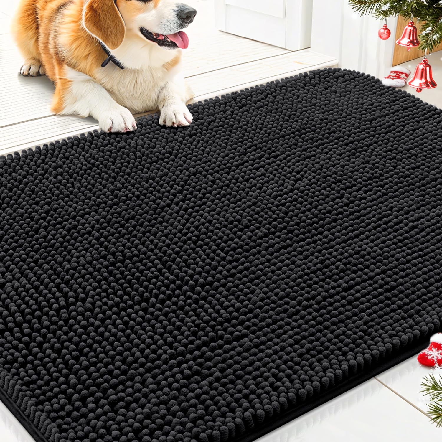 Smiry dog door mat absorbs moisture and traps dirt at the entry.