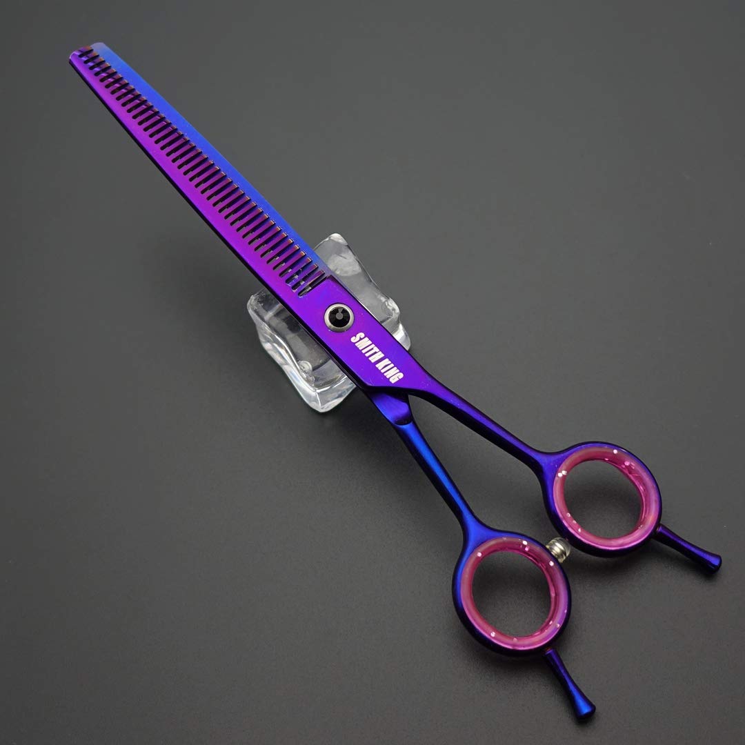 Smithking set case houses all five pieces for tidy grooming.
