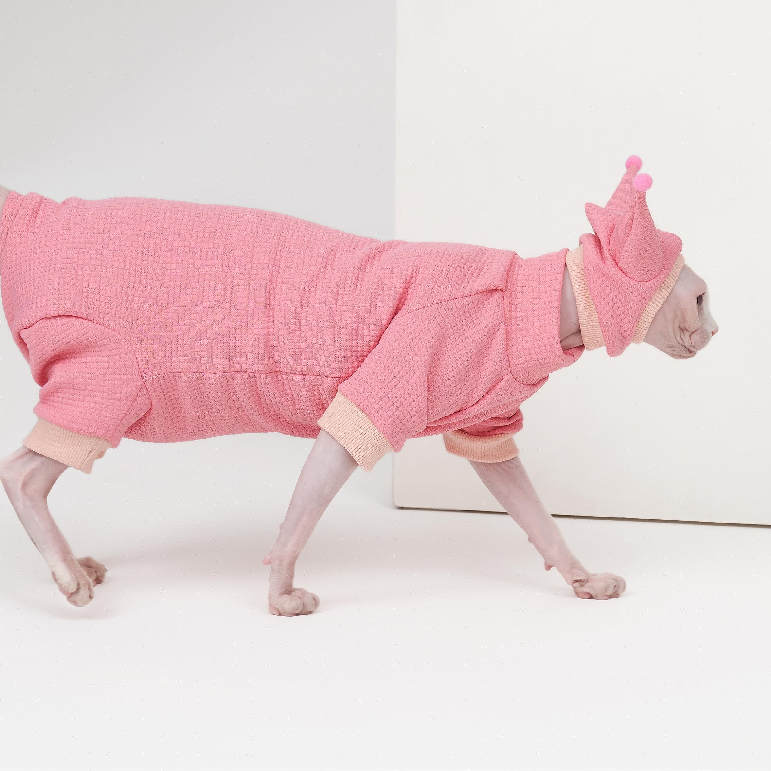 SNIXFEVER sphynx waffle-pattern closeup emphasizes soft texture for skin-friendly wear