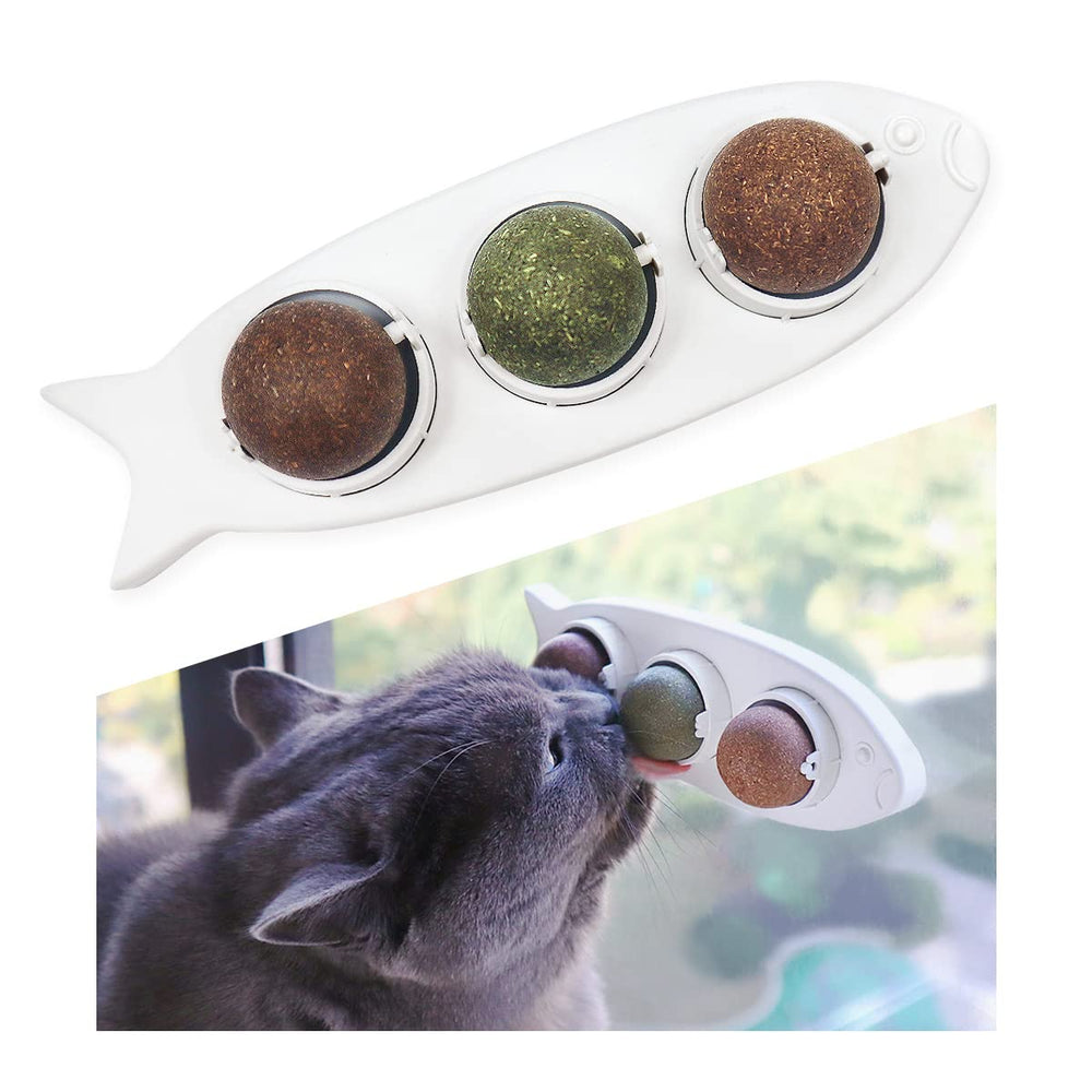 Snow Pet Magic catnip wall ball close-up highlighting natural ingredients for indoor play.