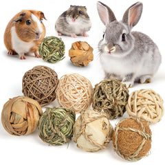 Sofier rolling grass balls demonstrate natural chew action for rabbits and guinea pigs