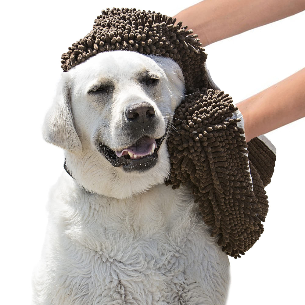 Soggy Doggy Doormat Super Shammy towel microfiber-chenille close-up shows ultra-absorbent fibers for drying paws.