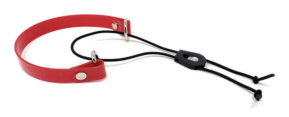 Sparky Pet Co bungee closure closeup demonstrating easy on-off for busy walks