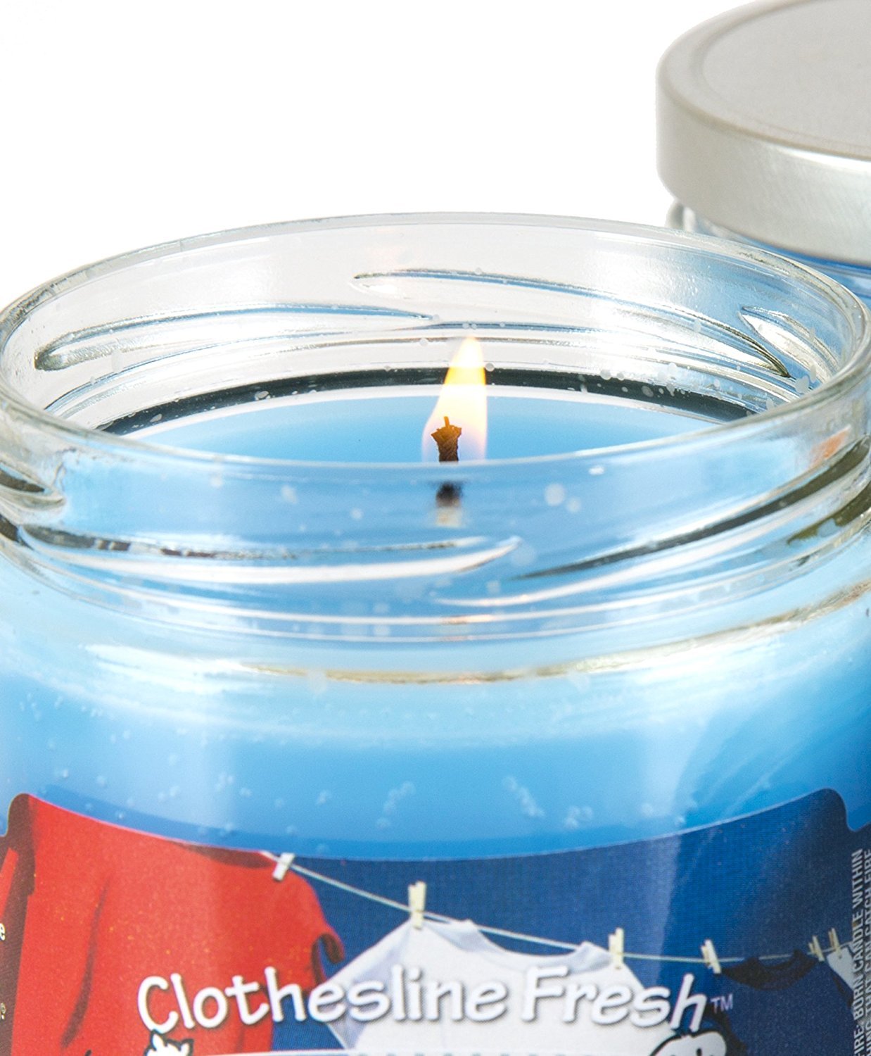 SPECIALTY PET PRODUCTS Clothesline Fresh candle lit scene conveys warm, clean aroma.