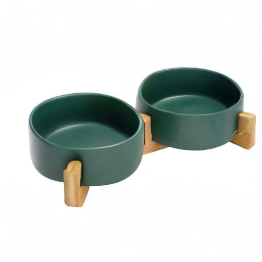 SPUNKYJUNKY spill-proof-green-wood-stand promotes tidy feeding area