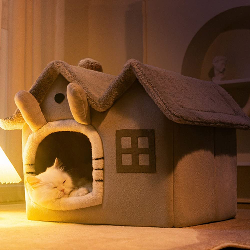 Srutirbo luxury double roof dog house bottom view emphasizing anti-slip base.