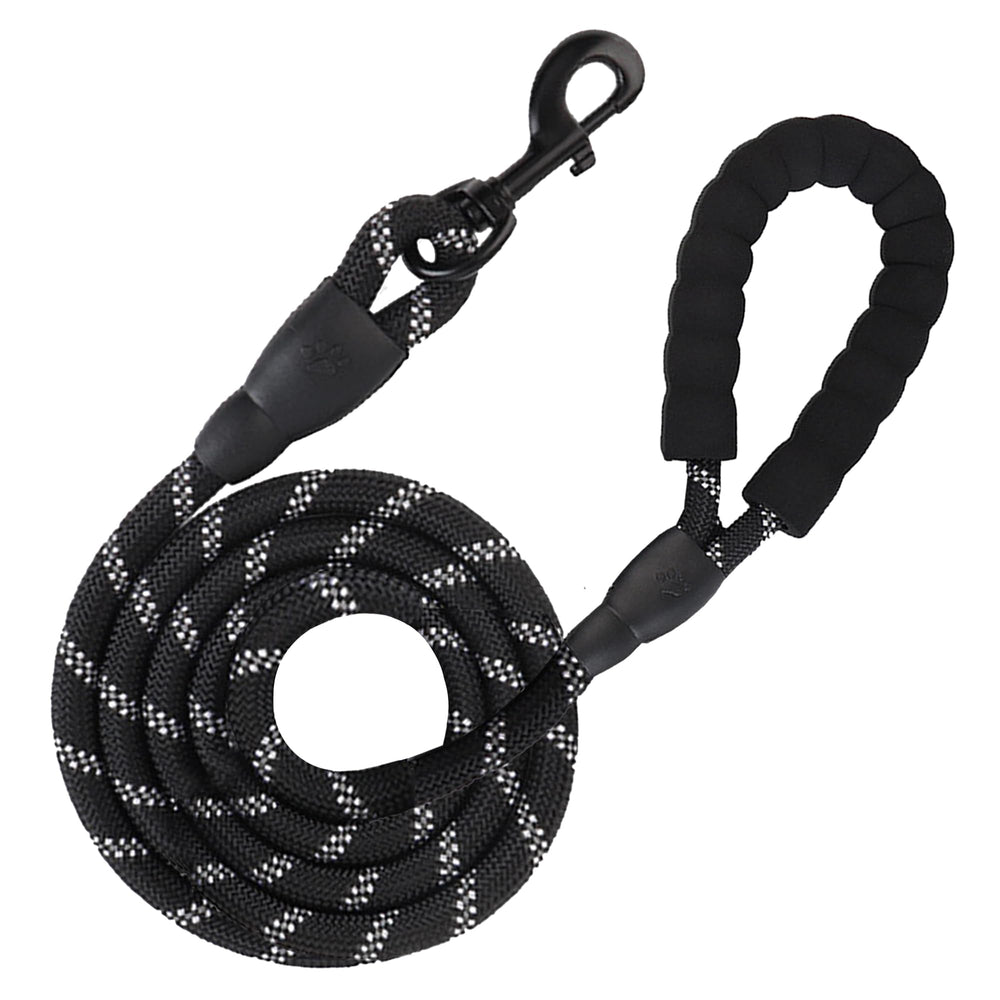 SunGrow 2ft nylon dog rope leash for close control during daily walks.
