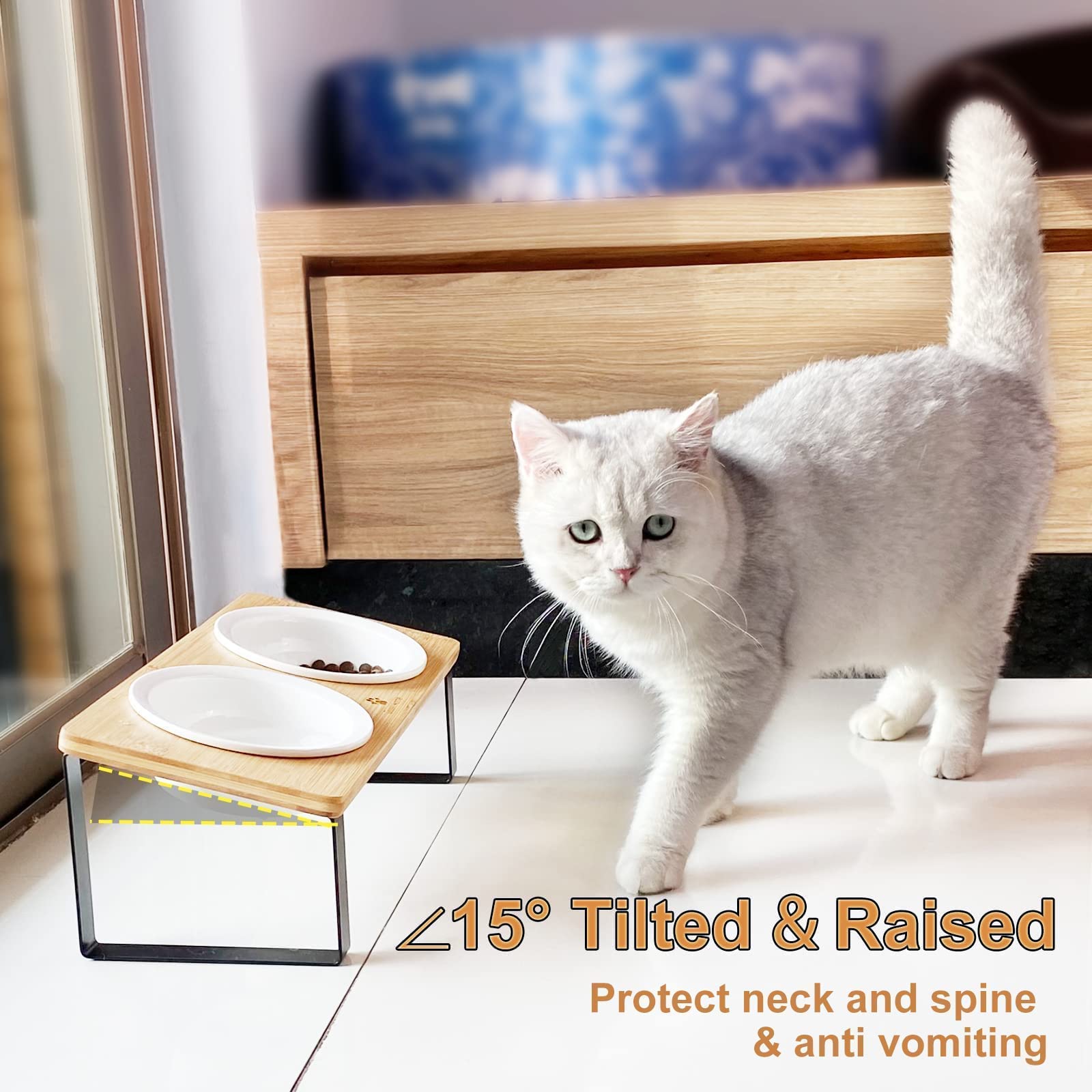 Sunhoo feeding station keeps bowls away from dust and pet hair.