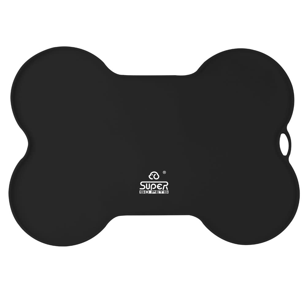 Super Design dog food mat full view shows large surface for mess-free mealtime setups.