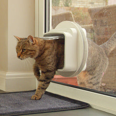 SureFlap DualScan cat door programming screen illustrating up to 32 pets.