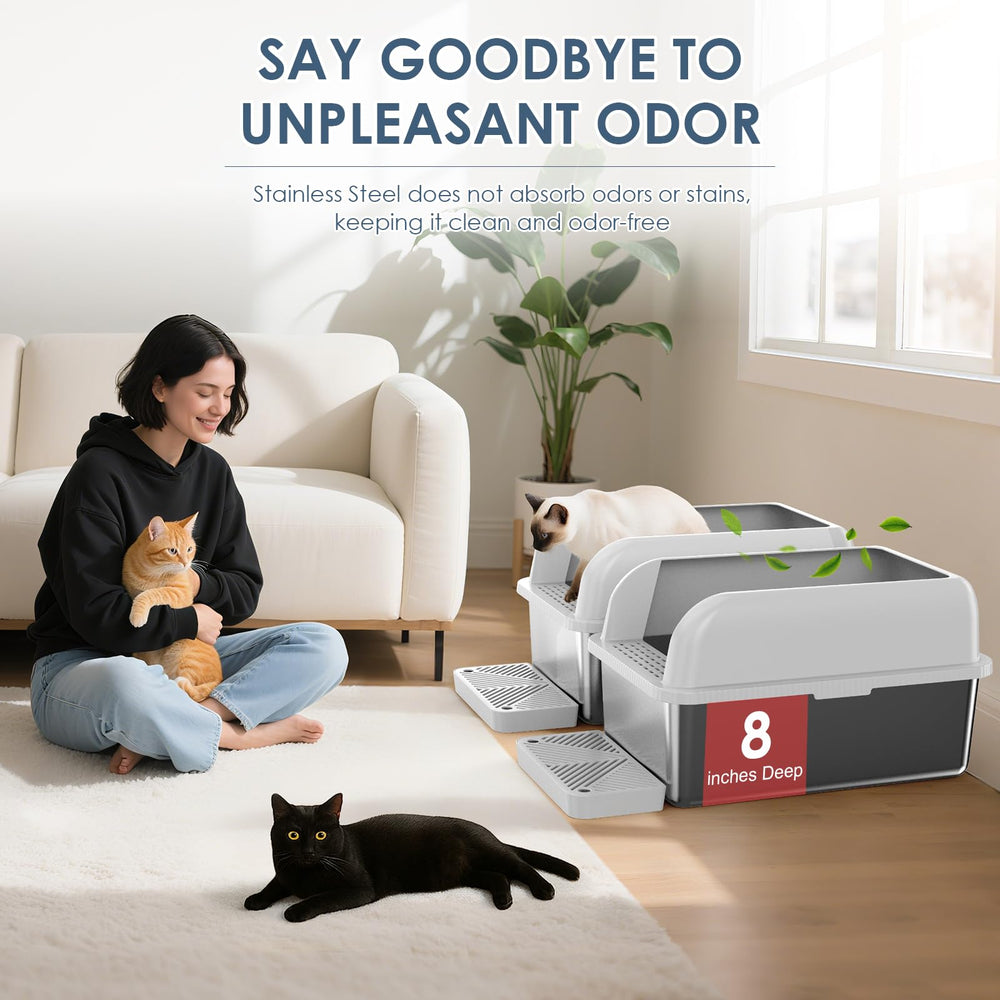 Suzzipaws built-in filter pedal and footboard reduce litter tracking.