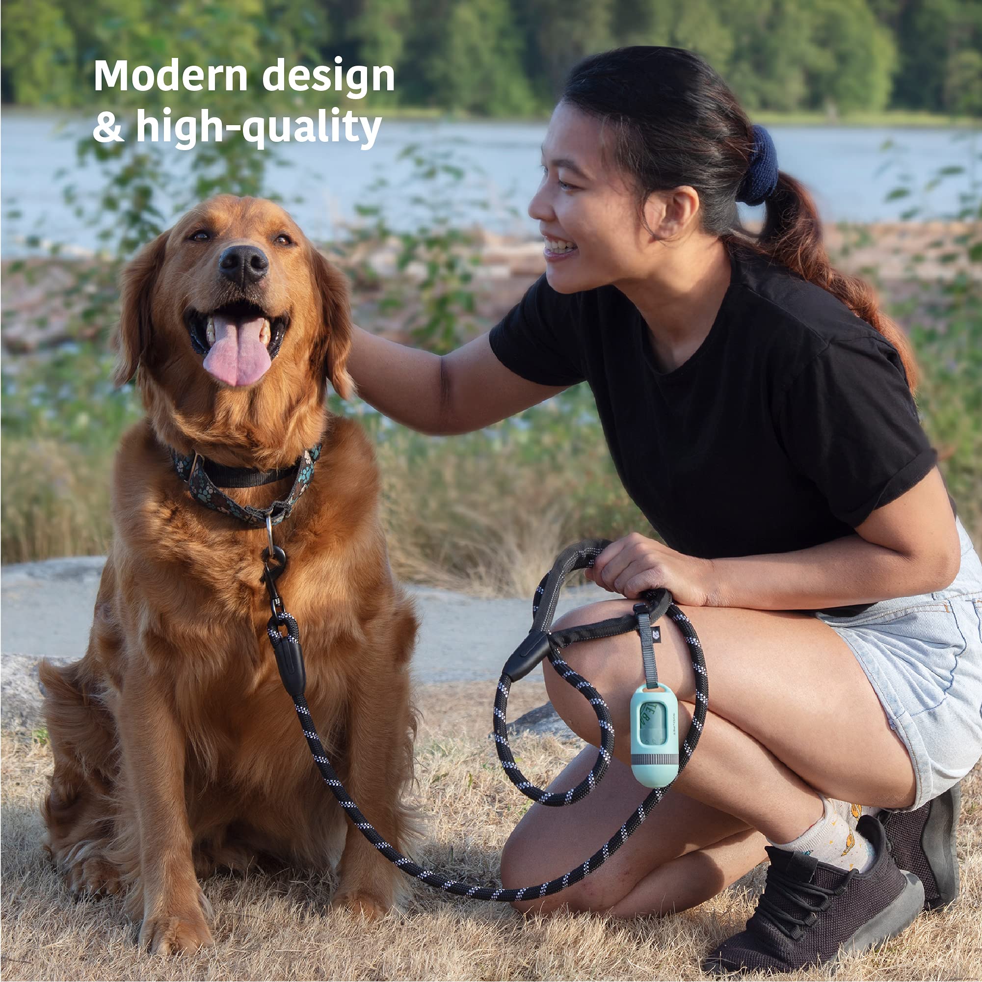 SVD.PET leash-clip compatible dispenser offers convenient bag access on the go.