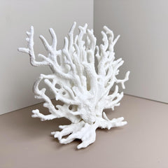 SwandTanpand Mediterranean-inspired white decor complements terrarium and small tank styles.