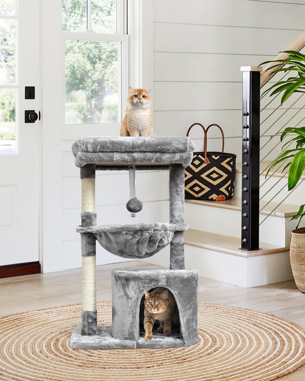 SYANDLVY small cat tree plush cover is easy to clean.