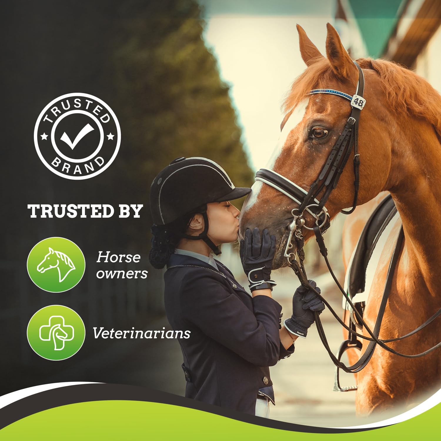 SynNutra Equine SynChill packaging with product—easy daily use for consistent calm.