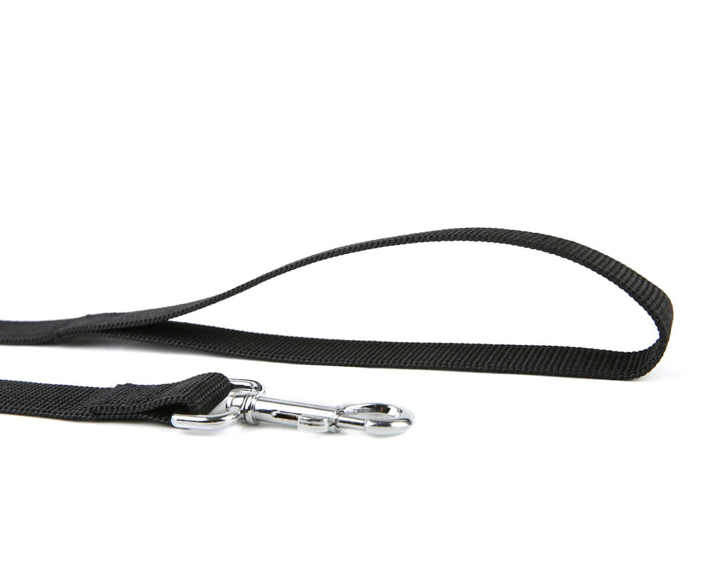 TAIDA nylon leash fits small to medium dogs for comfortable walks.