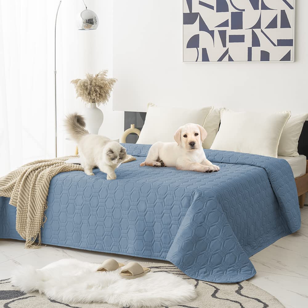 Tcksstex waterproof anti-slip dog bed cover protects furniture from accidents