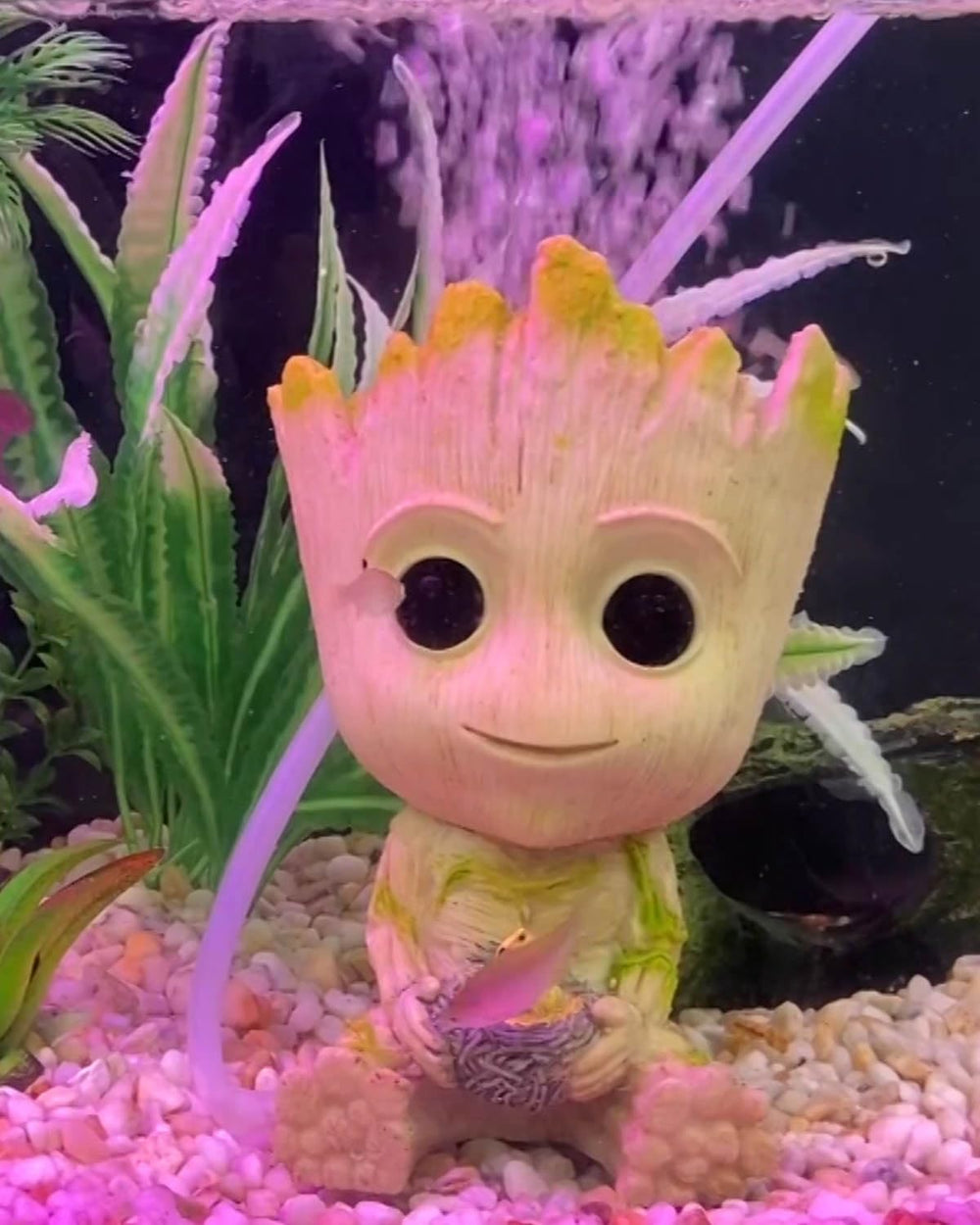 TEEMO Groot Bubbler 10cm height offers compact, eye-catching decor.