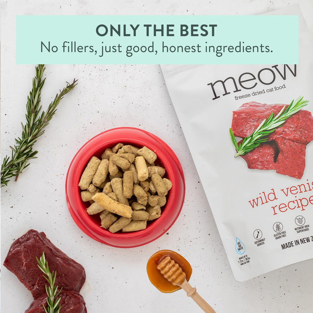 The New Zealand Natural Pet Food Co Meow Freeze Dried Wild Venison Recipe hoki oil and lamb tripe illustrate digestive support ingredients.