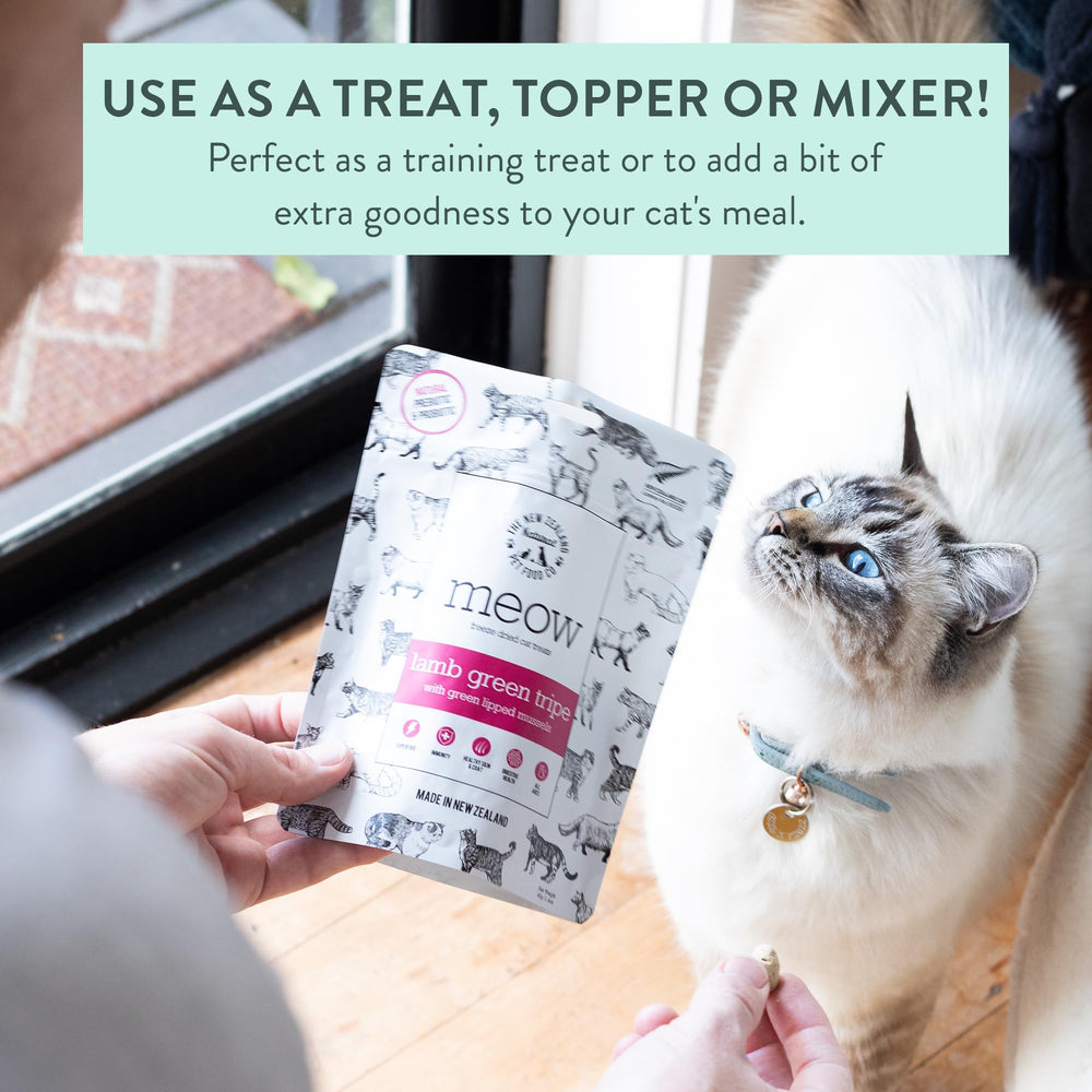 The New Zealand Natural Pet Food Co MEOW lamb green tripe detail shows natural ingredients