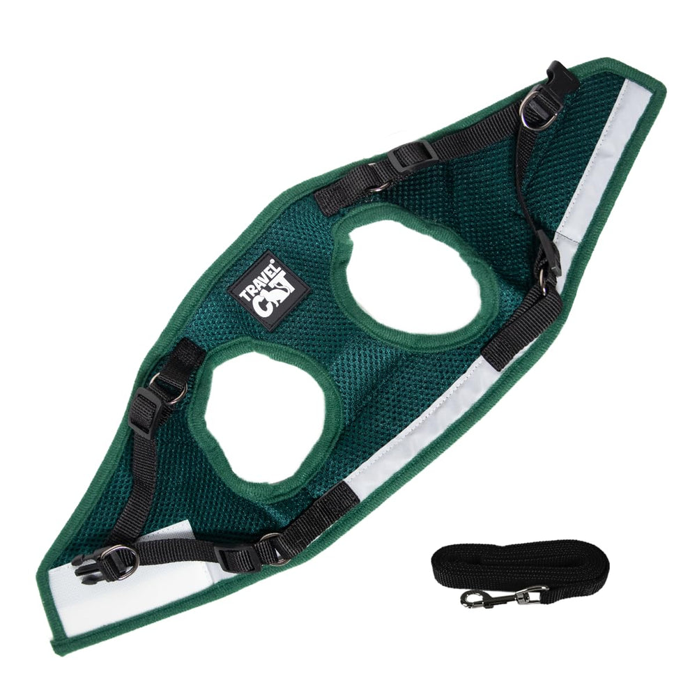 The Fat Cat Emerald Explorer harness with 360-degree clip captures full range of motion during walks.