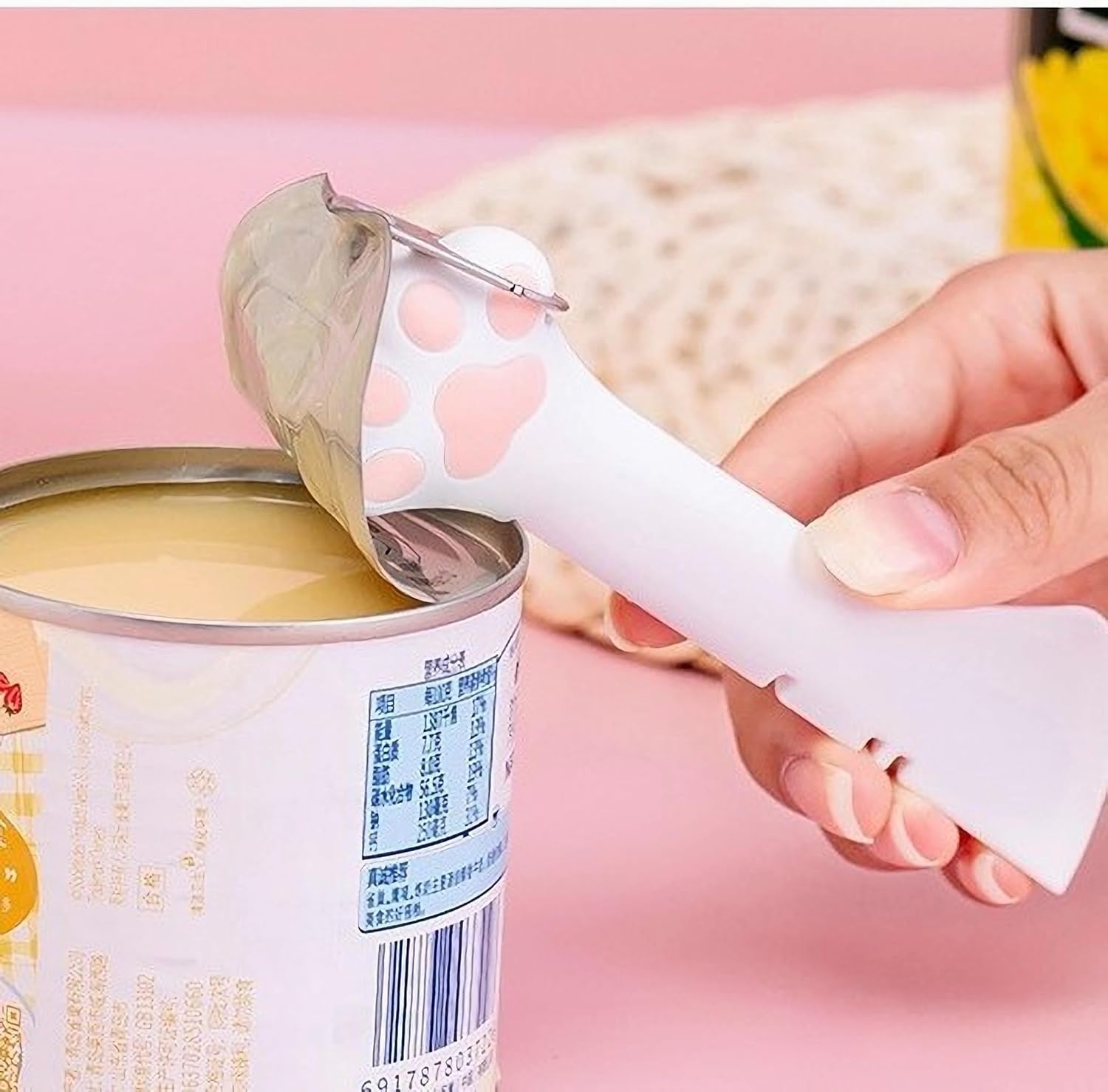 TidyNuts silent can scraper reduces noise at mealtime