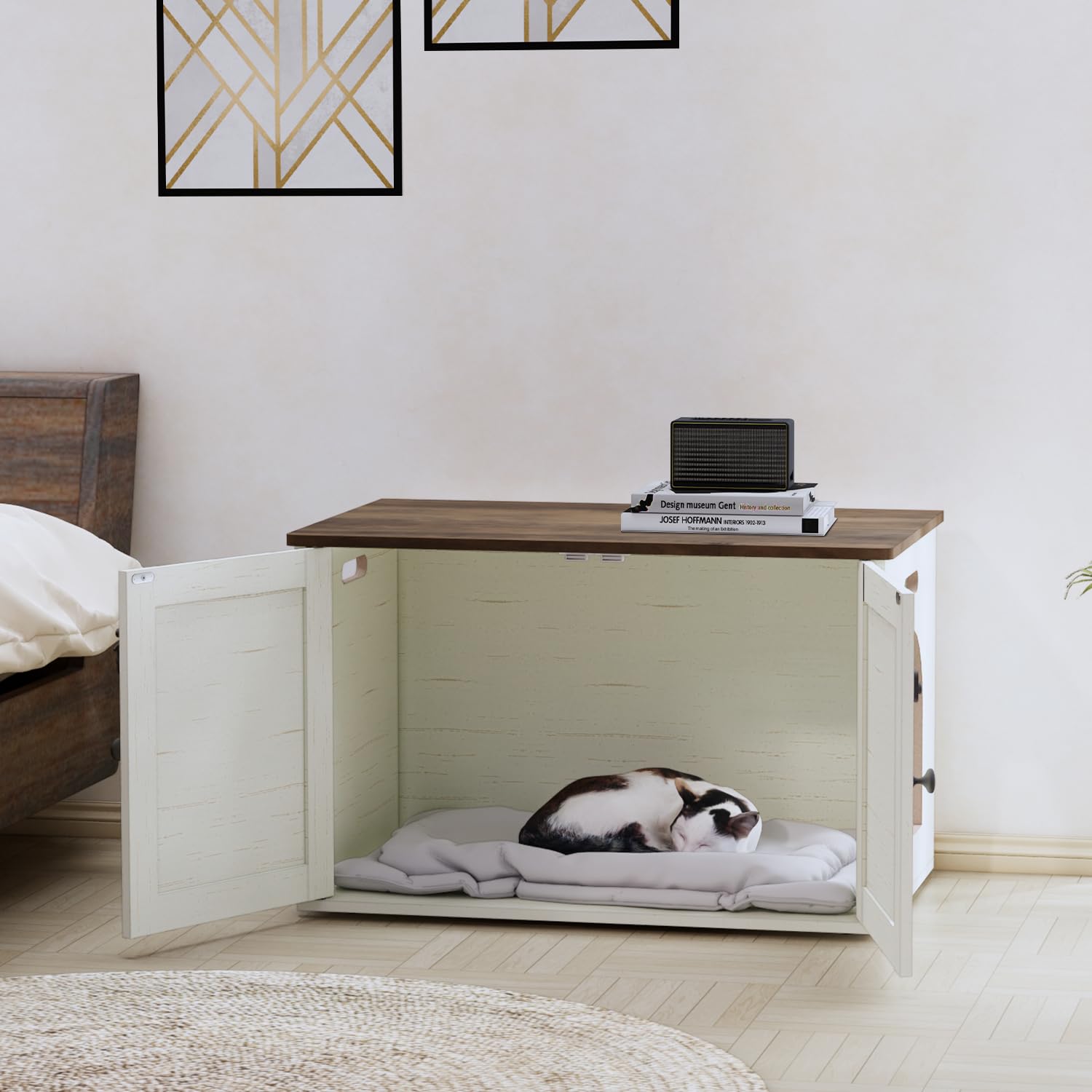 Timberer cat litter box enclosure base pads illustrate floor protection.