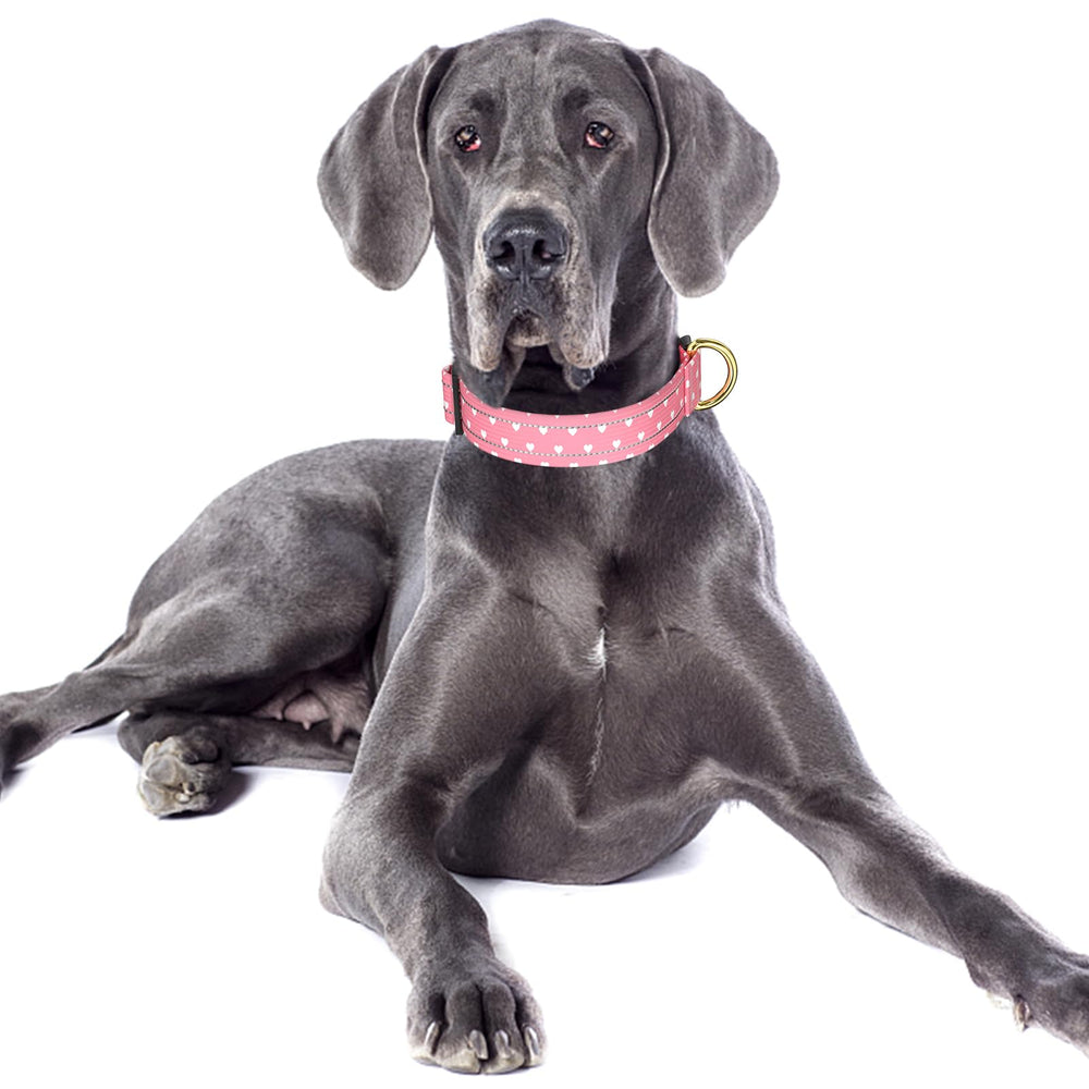 TMOODEL pink-heart collar features adjustable nylon strap for a comfy, secure fit.